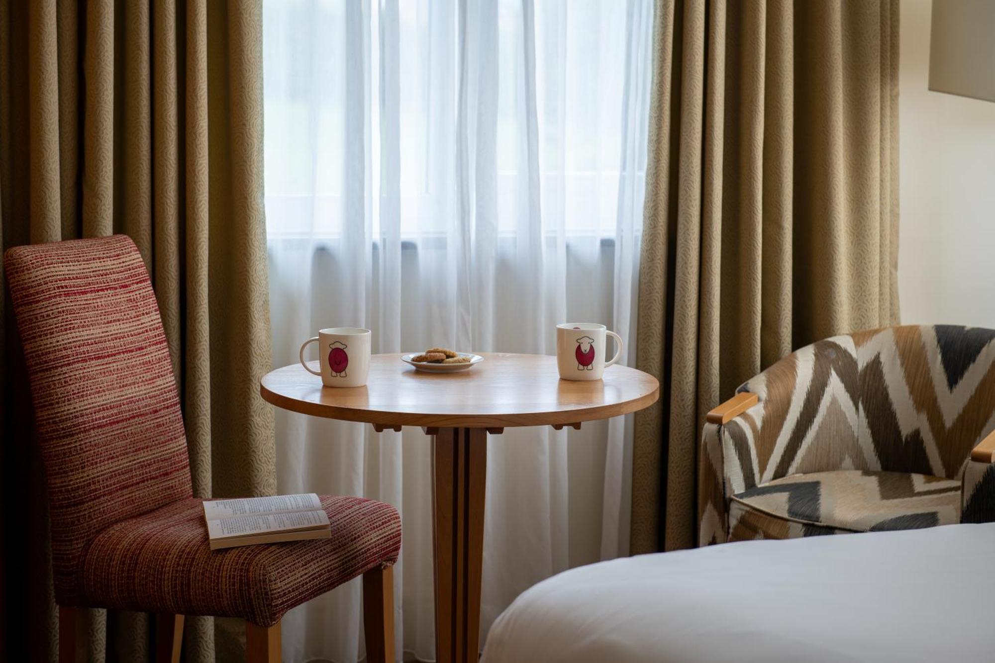 North Lakes Hotel And Spa เพนริท ภายนอก รูปภาพ