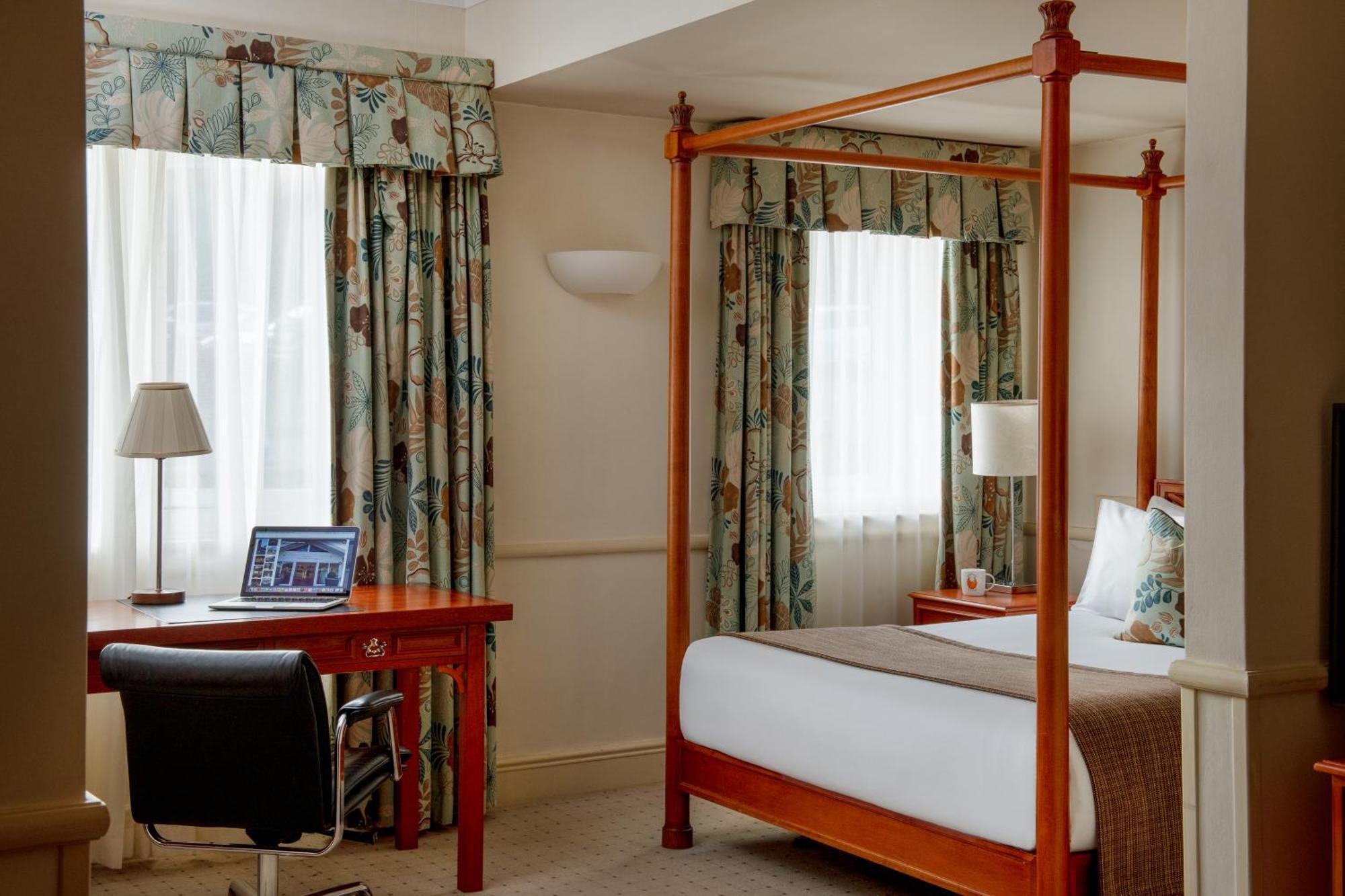 North Lakes Hotel And Spa เพนริท ภายนอก รูปภาพ
